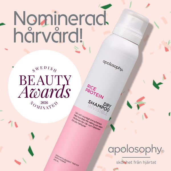Flaska med Apolosophy Rice Protein torrschampo lutad mot ljusrosa bakgrund med texten "Nominerad hårvård!" och en symbol för Swedish Beauty Awards 2026 nominerad.