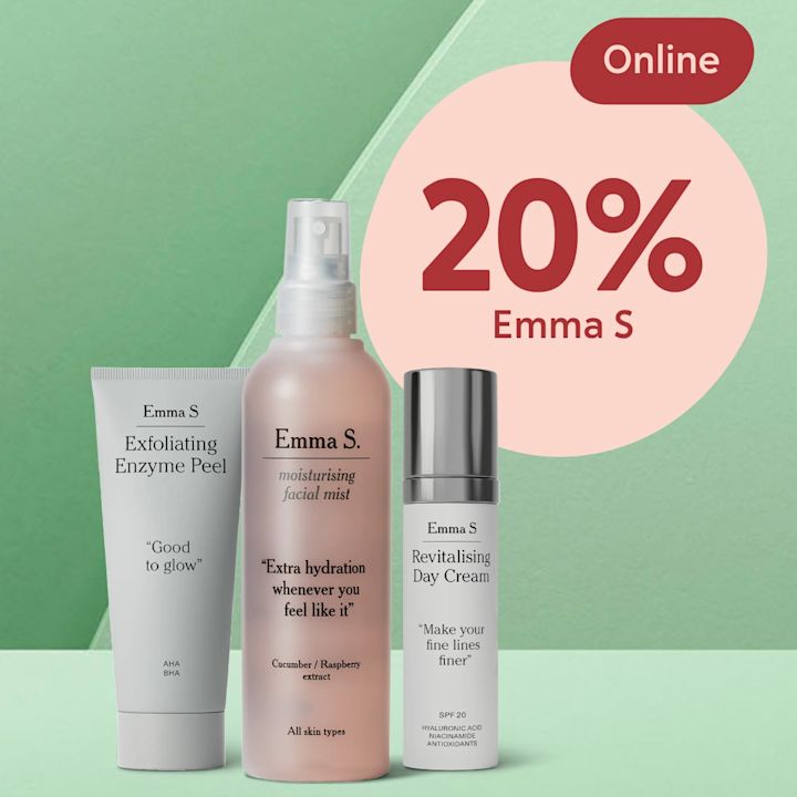 Tre hudvårdsprodukter från varumärket Emma S. (peeling, face mist och dagkräm) står mot grön bakgrund med rosa cirkel text "20% Emma S" uppe till höger och en Online-etikett.
