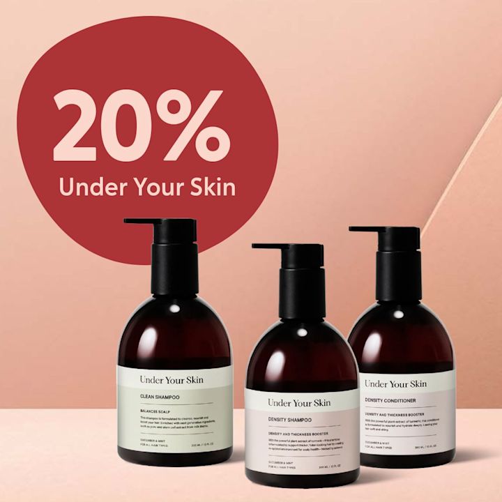 Tre flaskor med Under Your Skin schampo och balsam står på en ljus bakgrund med en stor röd cirkel med texten "20% Under Your Skin".