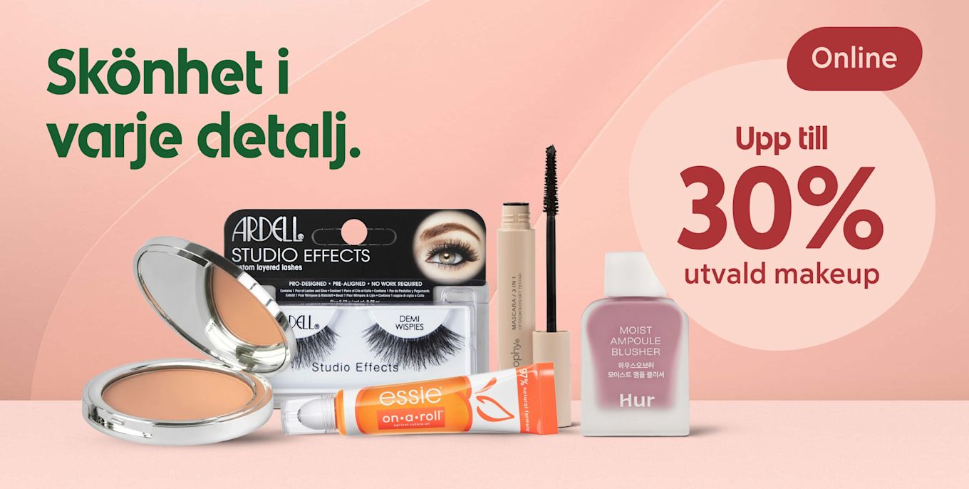 Rosa bakgrund med text "Skönhet i varje detalj" och erbjudandet "Upp till 30% utvald makeup", framför flera sminkprodukter inklusive kompaktpuder, lösögonfransar, mascara, rouge och nagelolja.