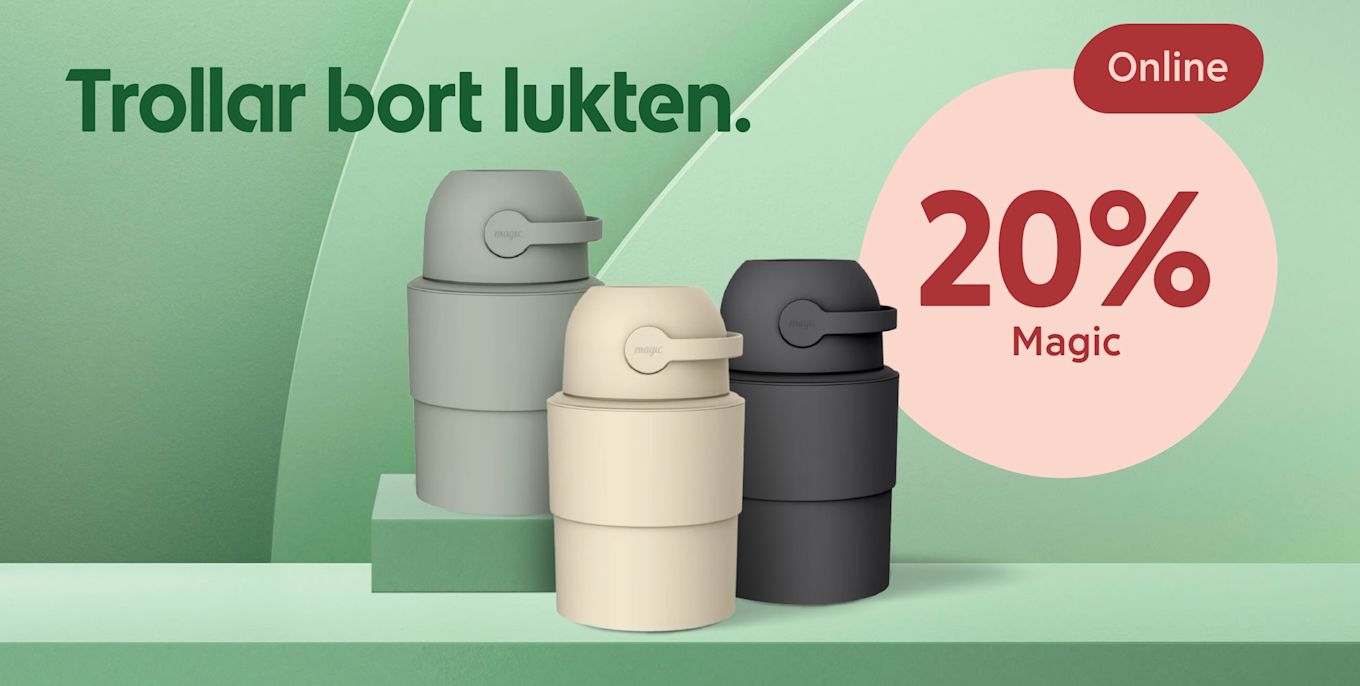 Fyra cylindriska doftbehållare i grå, beige och svart placerade på gröna block, med texten "Trollar bort lukten." och en rosa cirkel som visar "20% Magic" och en röd etikett "Online".