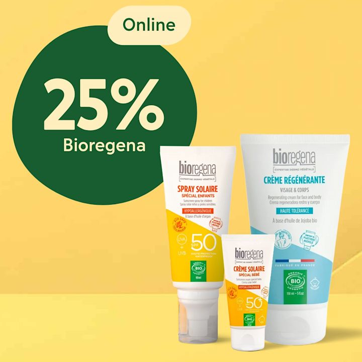 Tre Bioregena-produkter (solspray SPF50, solkräm SPF50 för baby och after sun) framställda framför gul bakgrund med grön cirkel och texten "25% Bioregena" och en liten etikett "Online".