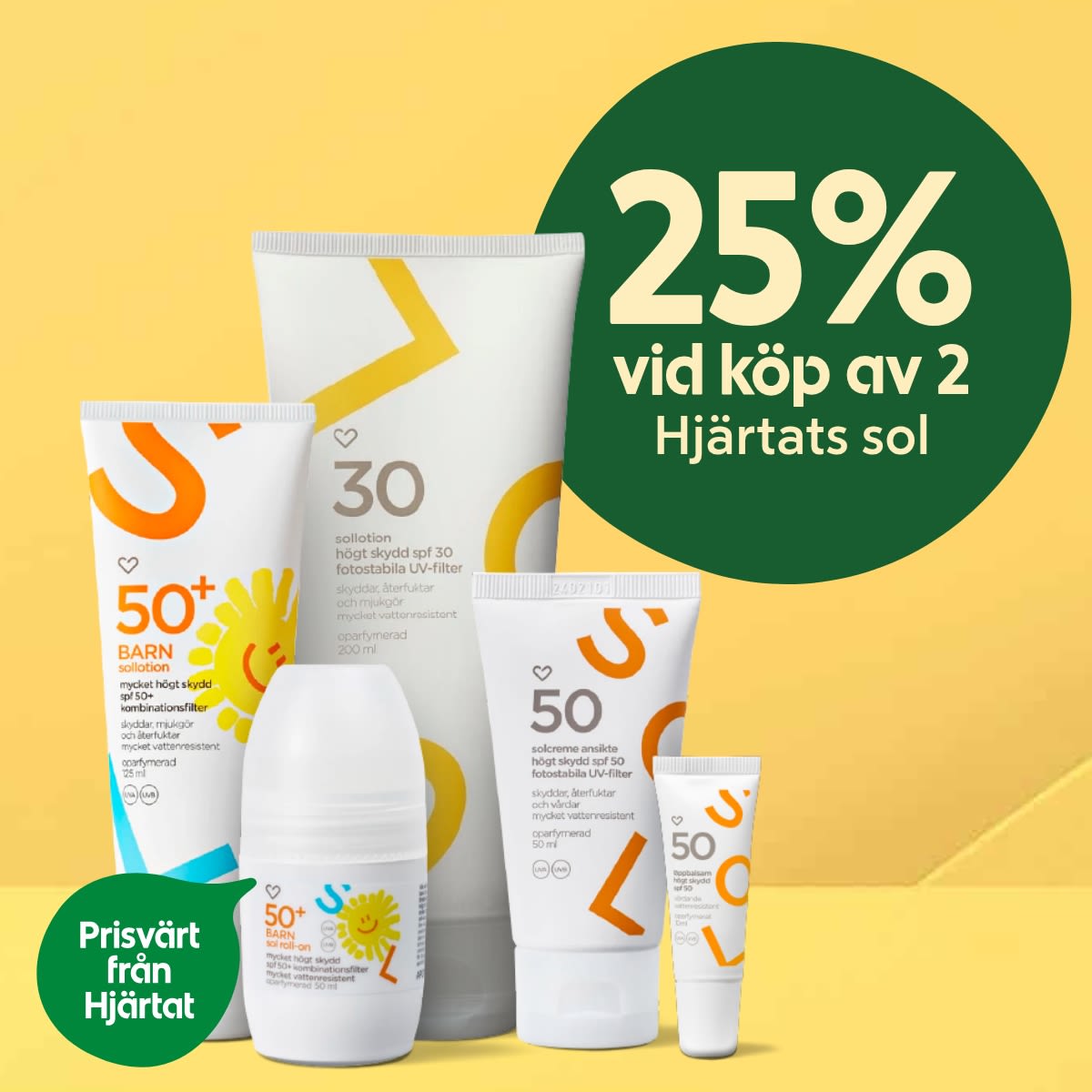 Flera vita solkrämsförpackningar märkta SPF 30 och 50+ stående mot gul bakgrund, med grön cirkeltext "25% vid köp av 2 Hjärtats sol" och mindre grön etikett "Prisvärt från Hjärtat".