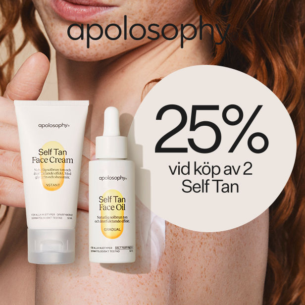 Närbild av en rödskalig kvinna med fräknar som håller två apolosophy-produkter, en Self Tan Face Cream och en Self Tan Face Oil, bredvid en cirkel med texten "25% vid köp av 2 Self Tan".