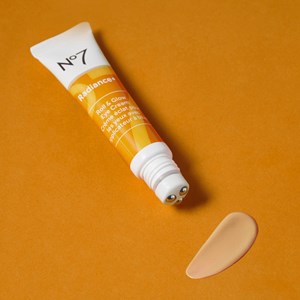 No7 Radiance+ Roll & Glow Eye Cream 15 ml