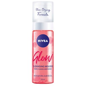 Nivea Glow Soothing Cleansing Mousse 150 ml